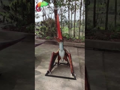 3D ファイバーグラス 現実的な見た目 恐竜と闘う プテロサウリアの彫像 屋外