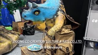インタラクティブ ベビー トリケラトプス アニマトロニック恐竜バックパック