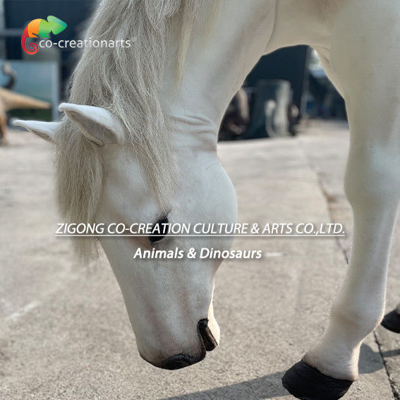 現実 的 な 動動 的 な 馬 の 彫刻